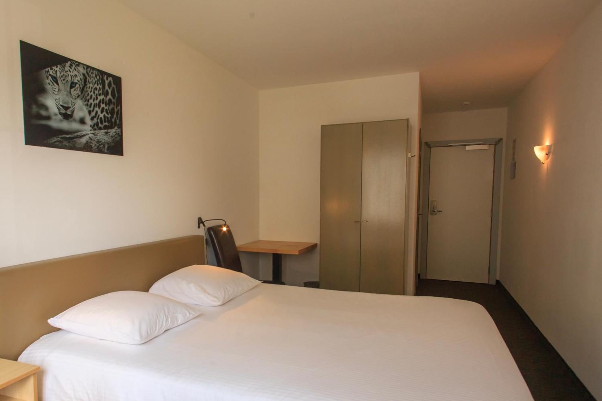 St-Janshof Hotel Waregem Exterior foto